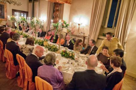 Le bout de table présidée par SAR la Princesse Maria Pia de Savoie
