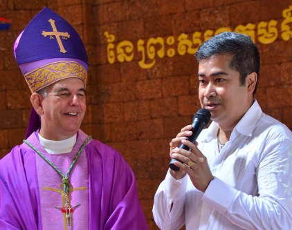 Addressing the assembly at the end of the Holy Mass, under the protecting look of Father Kiké