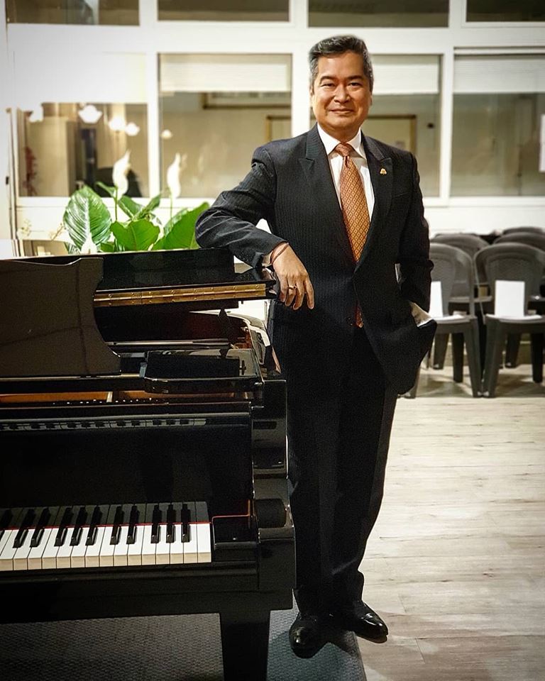 53066229_10158332813675299_4664315645729439744_n