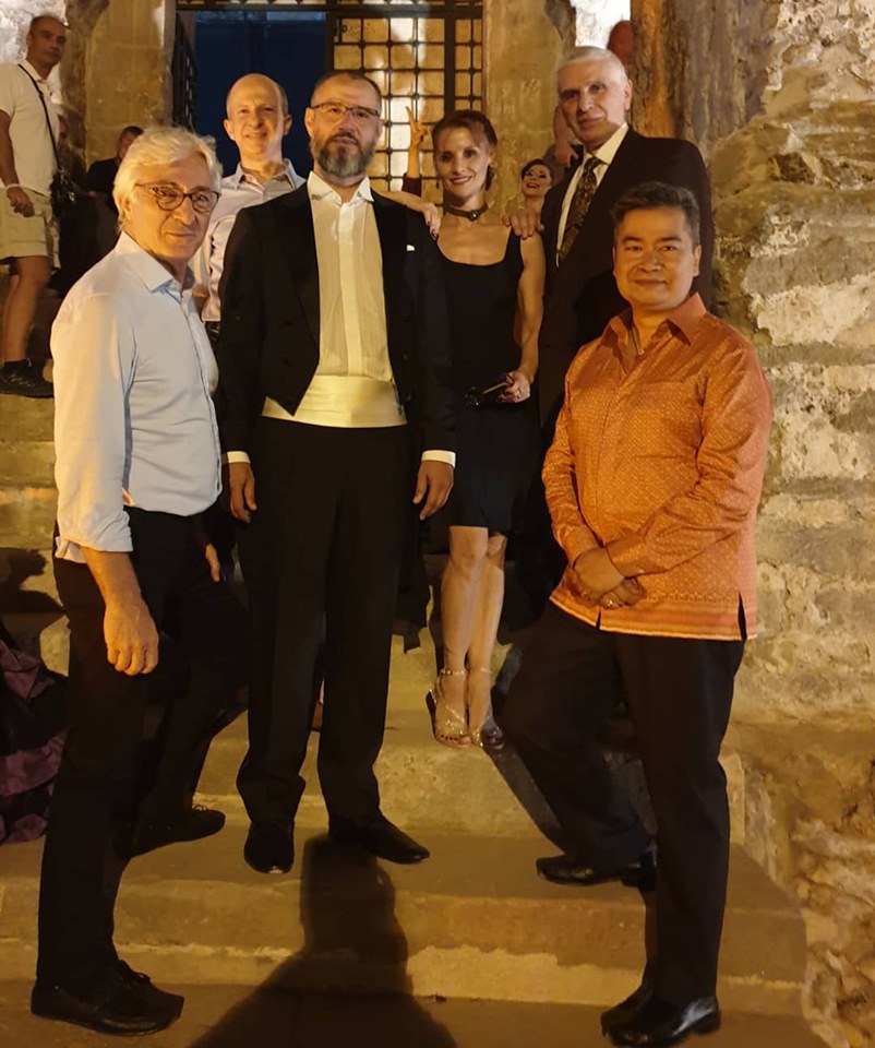 69923962_10158870730870299_1159752581371658240_n